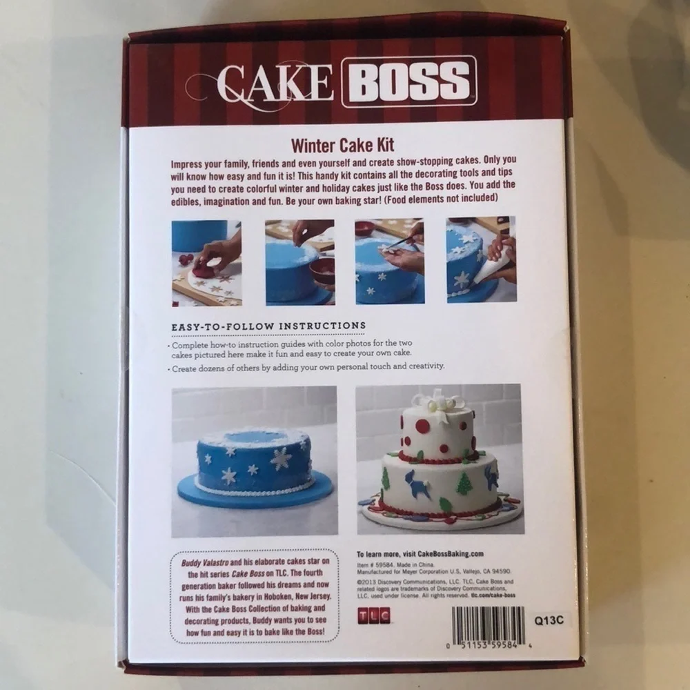 𝅺NWT Cake Boss Winter Cake Kit/ 25 Pieces